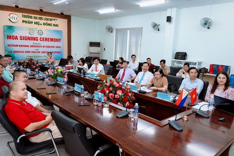 Lễ ký kết hợp tác giáo dục giữa Trường Đại học Lâm nghiệp và Trường Đại học Công lập J.H. Cerilles, Philippines