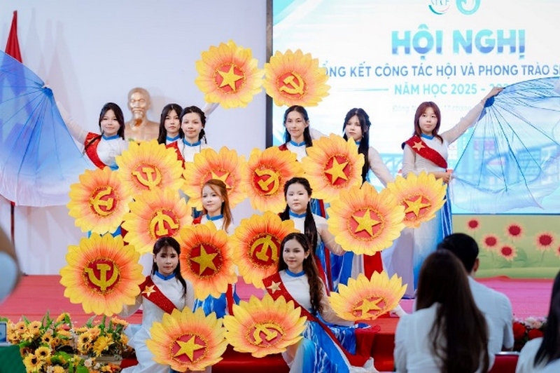 Hội nghị tổng kết công tác hội và phong trào sinh viên năm học 2025–2026 và lễ kết nạp hội viên mới 